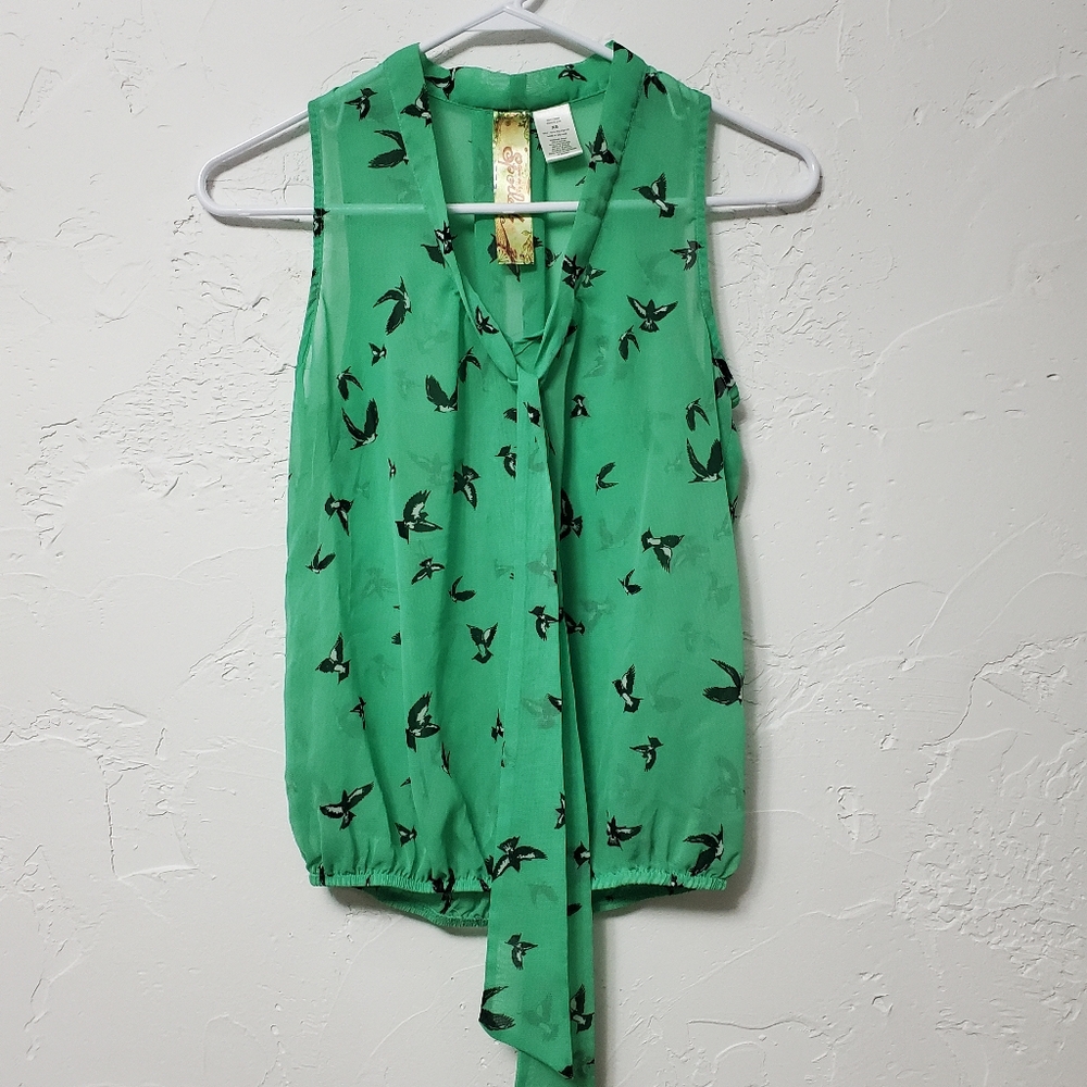 Live To Be Spoiled Green Women Shirt Sz Xs